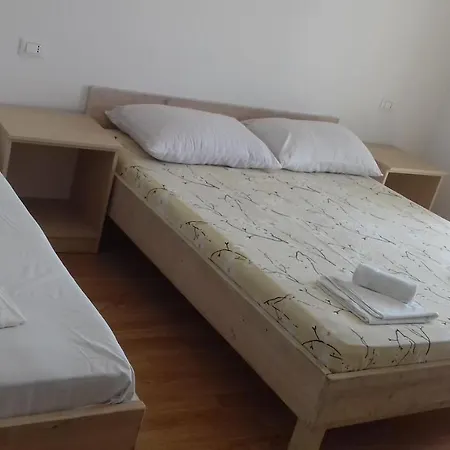 M&m Apart Otel Brist
